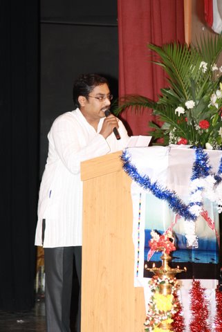 கவியரங்கத்தில் பேசிய போது எடுத்தது.. (19.11.2010)